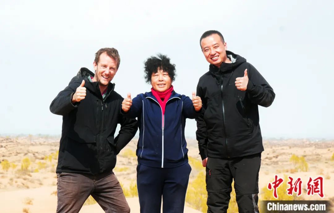 中国小伙和三个美国妞_中国小伙美国非诚勿扰_