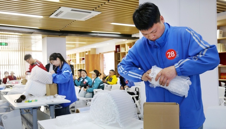 中央表彰劳动模范_劳动者表彰大会_