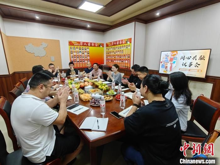 各民族同胞在浙江义乌：“共融”铸“共富”__各民族同胞在浙江义乌：“共融”铸“共富”