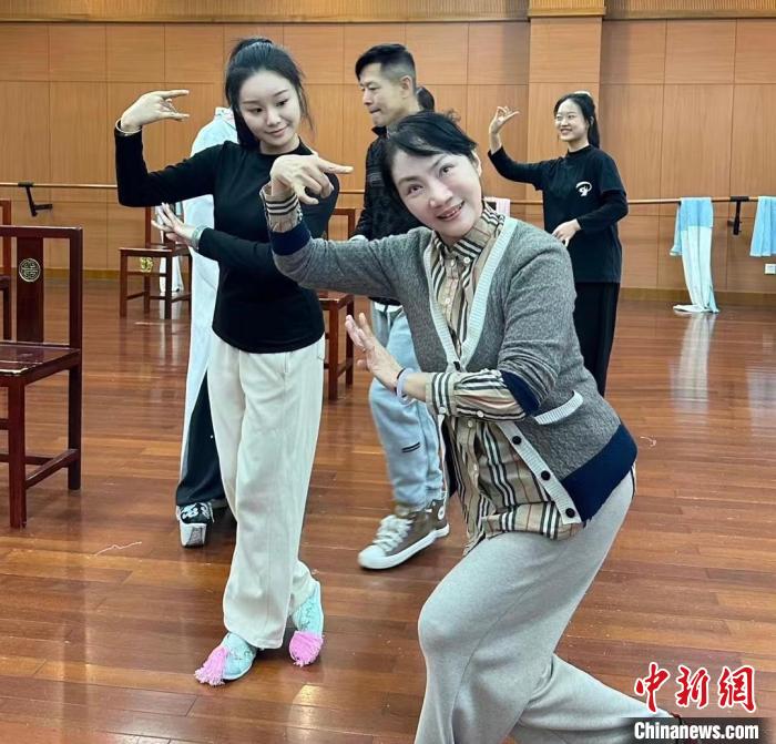 苗洁戏曲采风__纪检委员履职计划