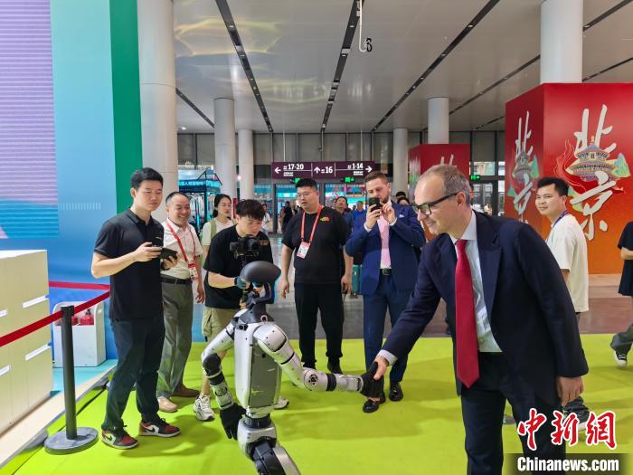 文博会观察：“科技+文化”AI应用场景吸睛__文博会观察：“科技+文化”AI应用场景吸睛